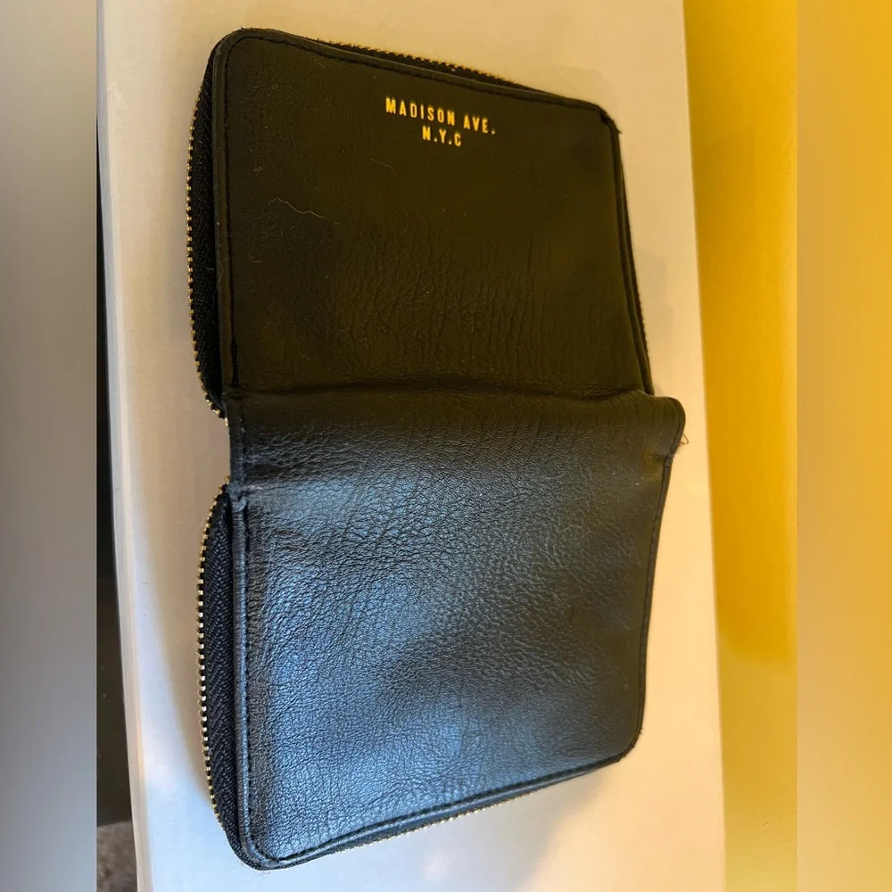 Card holder/wallet